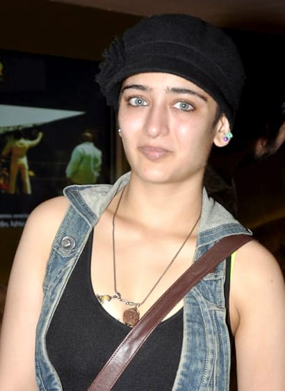 Akshara Haasan, Age, Height, Weight, Education, Husband, Net Worth ...